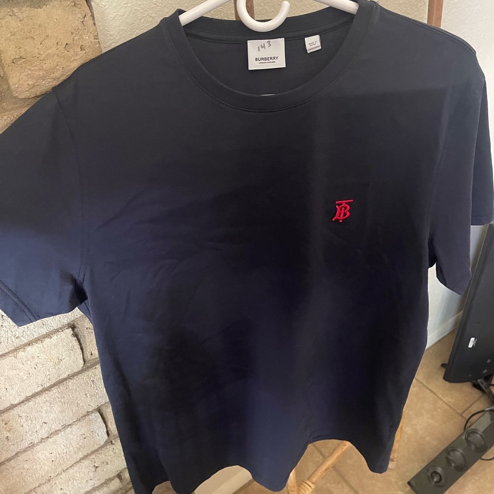 Burberry t shirt